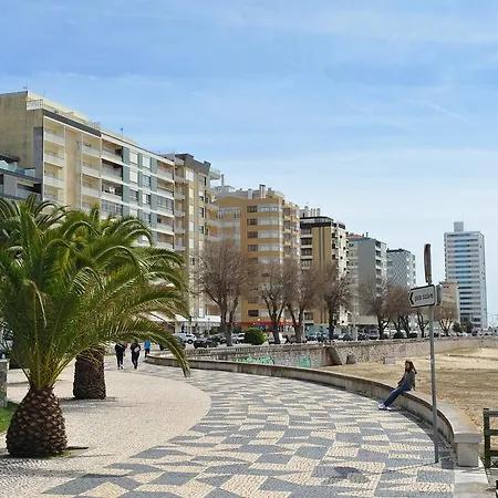 Central Guest House بيت ضيافة فيغيورا دا فوز