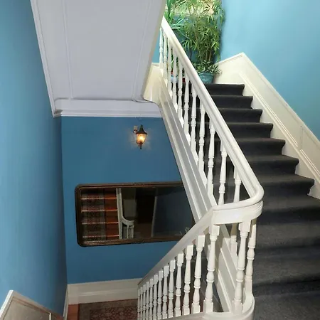 Central Guest House بيت ضيافة