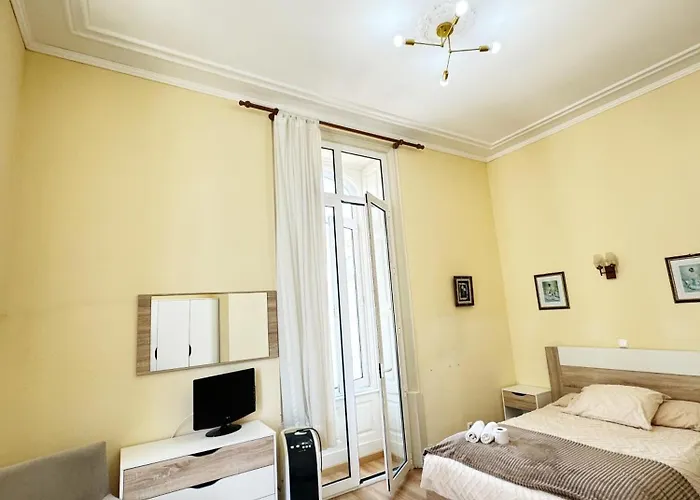 Central Guest House 게스트하우스