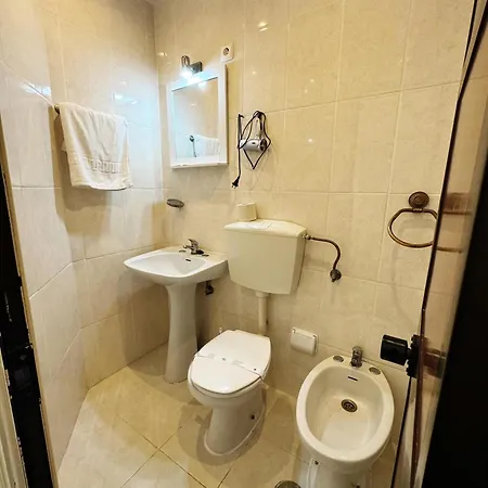 Central Guest House 게스트하우스 피게이라다포즈