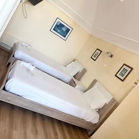 Central Guest House Pensión Figueira da Foz