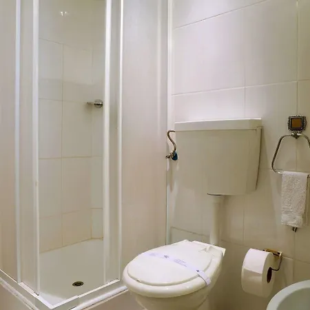 Central Guest House 게스트하우스 피게이라다포즈