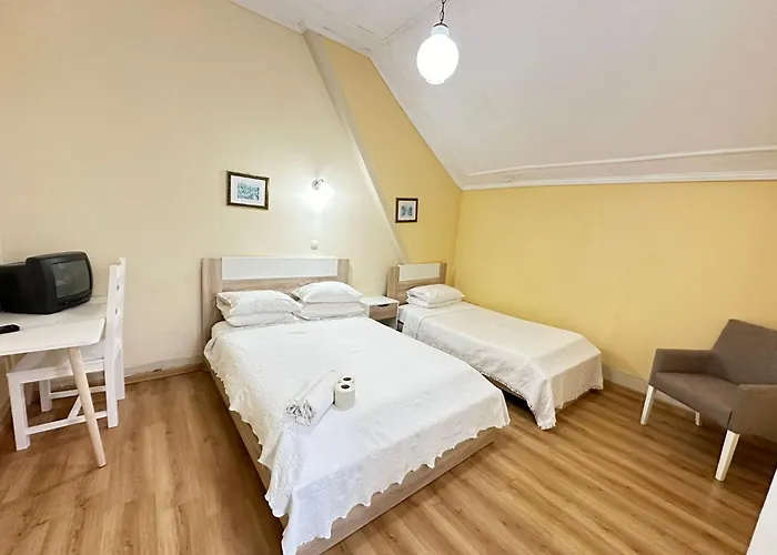 Central Guest House Фигейра-да-Фош