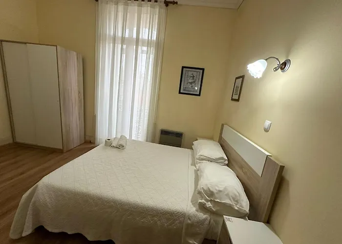 Central Guest House Гостевой дом