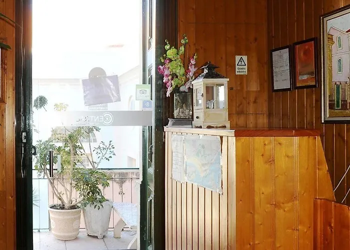 Central Guest House Фигейра-да-Фош